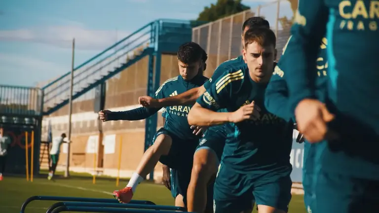 Hugo Pinilla junto a otros jugadores del Real Zaragoza en un entrenamiento / RZ