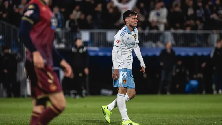 Pau Sans, ante el Deportivo / MARCOS CEBRI&Aacute;N