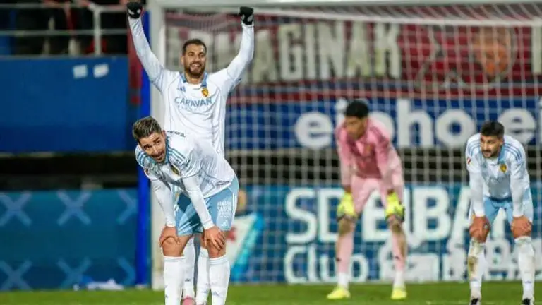Jugadores del Real Zaragoza tras la remontada al Eibar / LaLiga