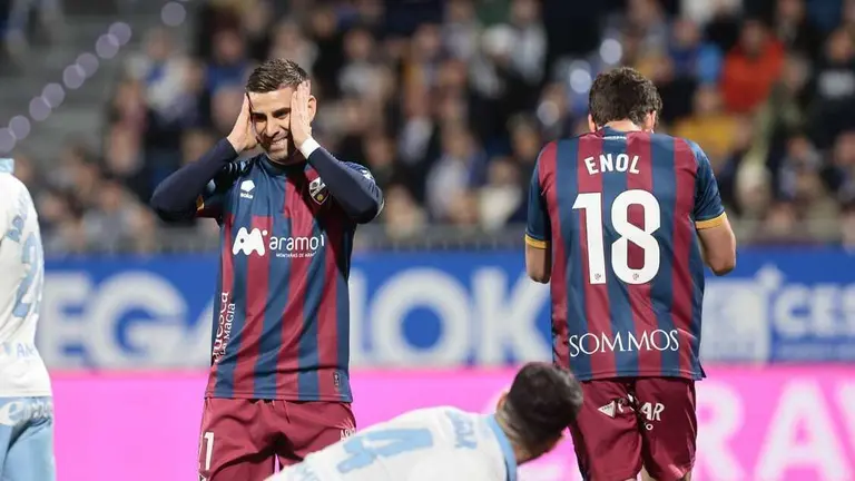 Ojeda y Enol se lamentan / LaLiga