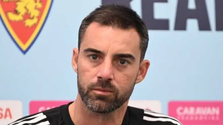 Rub&eacute;n Sell&eacute;s en rueda de prensa / Real Zaragoza
