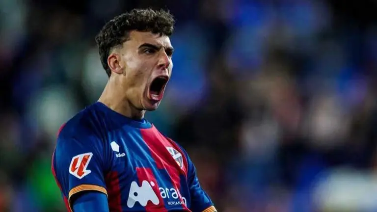 &Aacute;ngel P&eacute;rez con el Huesca / SD Huesca