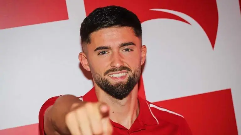 Jordi Escobar en su presentaci&oacute;n con el AVS / RRSS