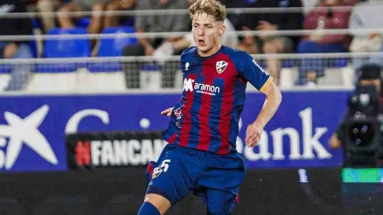Hugo P&eacute;rez / SD HUESCA