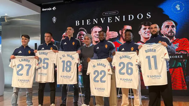Presentaci&oacute;n de los seis nuevos fichajes del Real Zaragoza