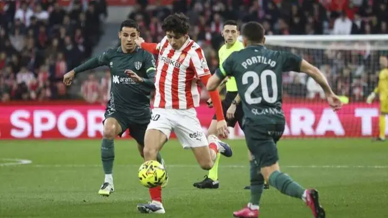 El partido se marcha al descanso con 0-0 / La Liga