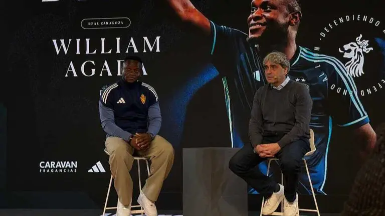 William Agada en su presentaci&oacute;n con Txema Indias