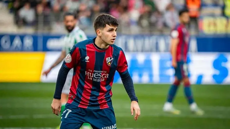 Javi Hern&aacute;ndez en un partido del Huesca /RRSS