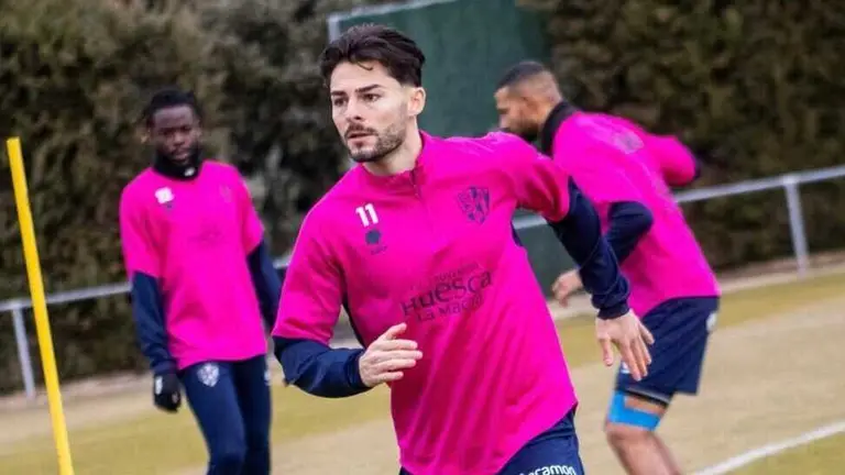 Liberto en un entrenamiento de la SD Huesca / SD Huesca