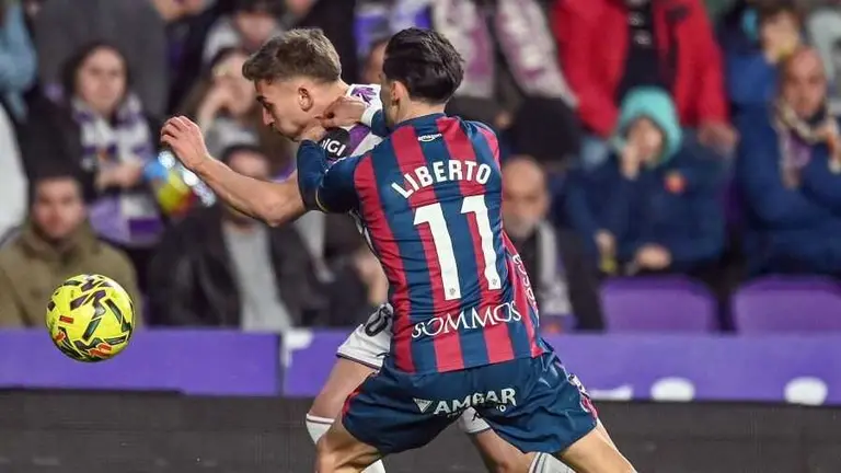 Liberto fue titular en Valladolid desde el lateral / LaLiga