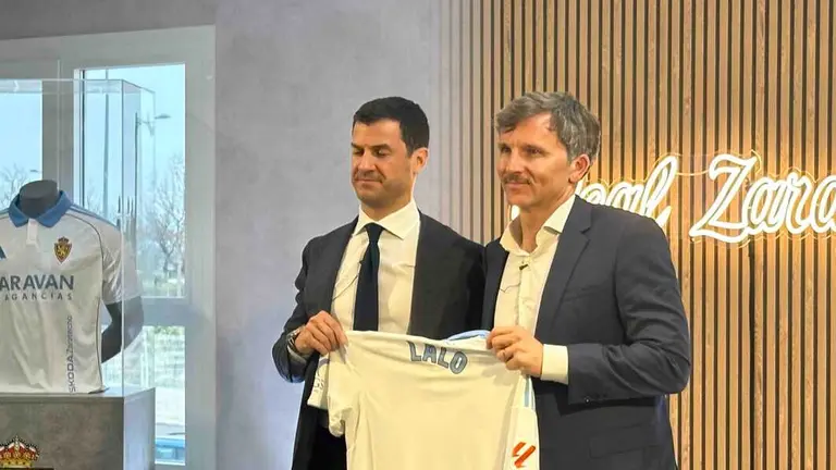 Lalo en su presentaci&oacute;n / SPORTARAG&Oacute;N