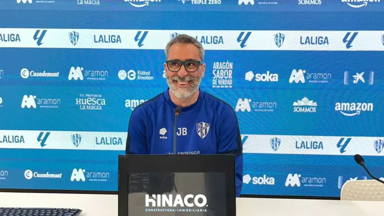 Bolo en rueda de prensa / SportArag&oacute;n
