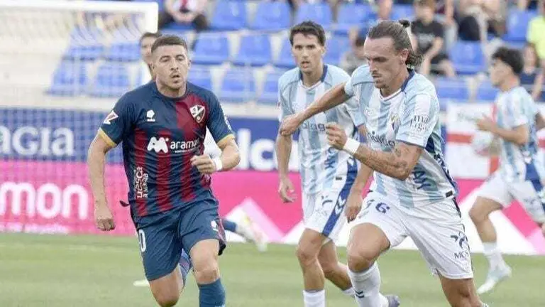 M&aacute;laga y Huesca se miden con ambas l&iacute;neas defensivas tocadas / LaLiga