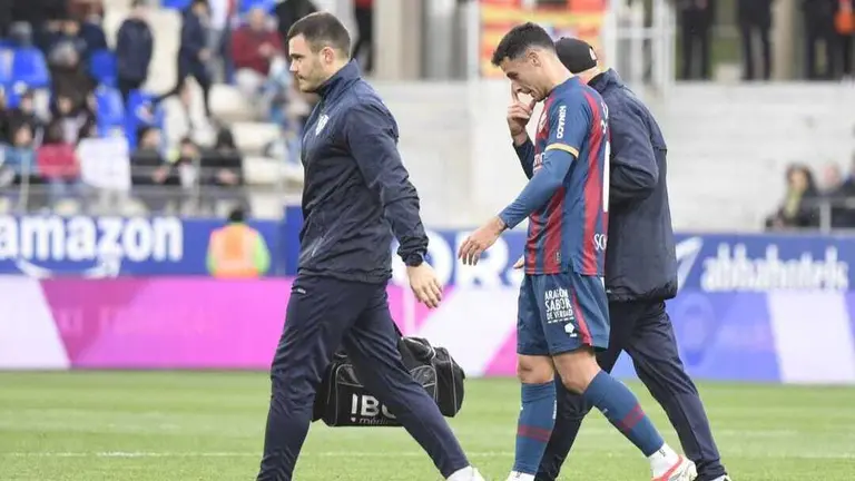 Jes&uacute;s &Aacute;lvarez cay&oacute; lesionado durante un mes / SD Huesca