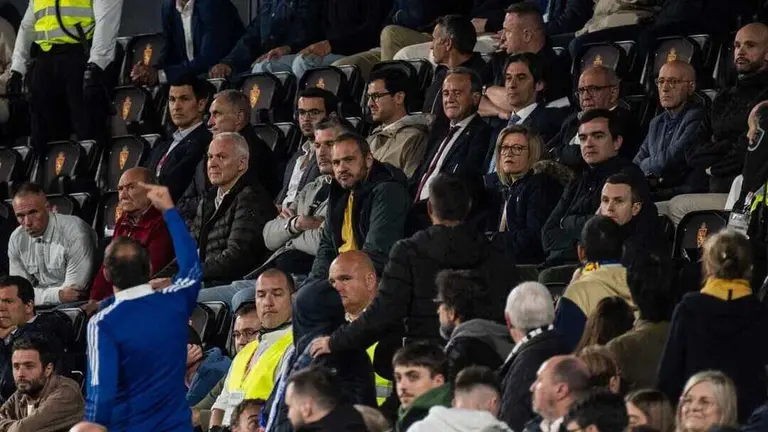 Imagen de Fernando L&oacute;pez en el palco del Ibercaja Estadio / Marcos Cebri&aacute;n