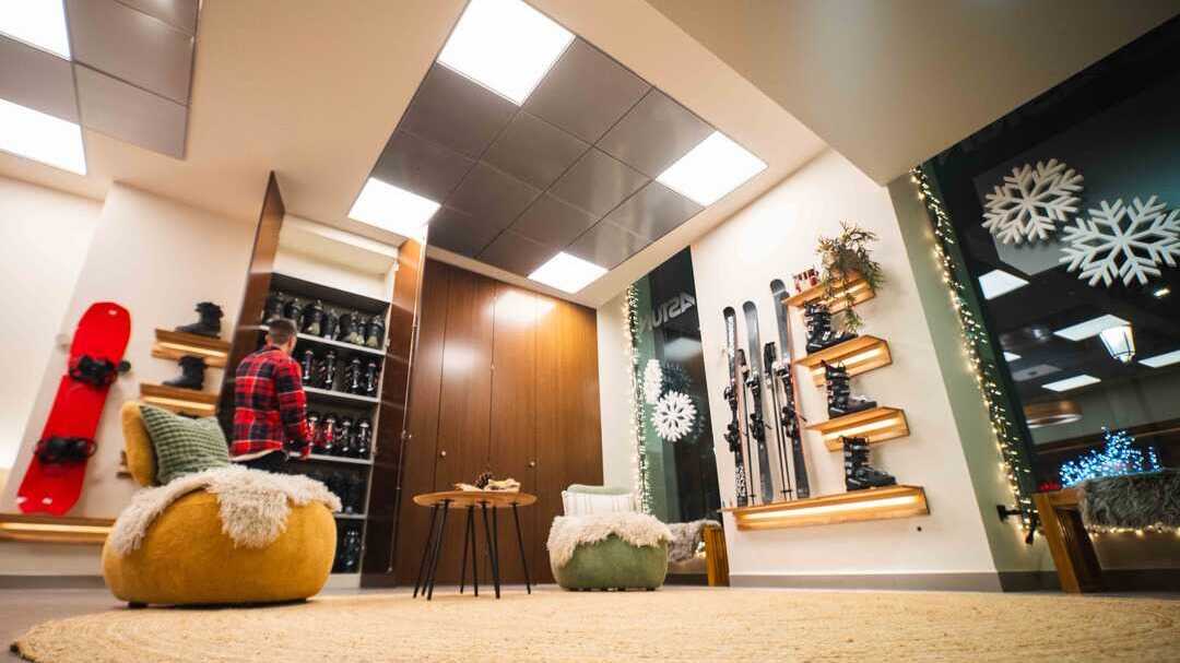 Astún Ski Store.