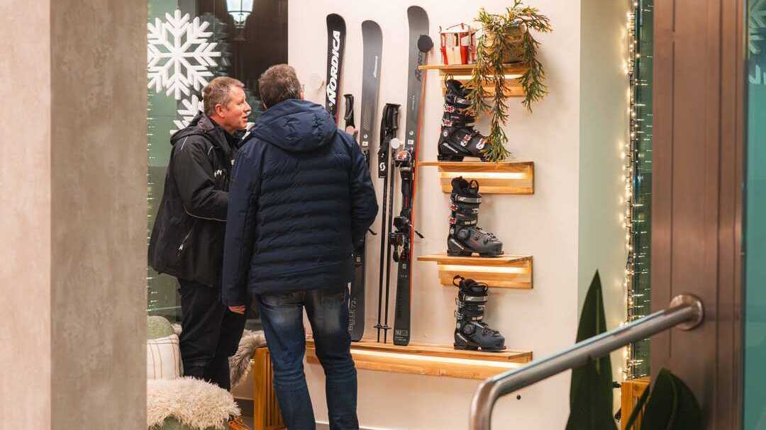 Astún Ski Store.