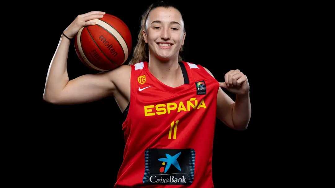 Carla Brito con la Selección Española U20. Fotografía: FIBA.
