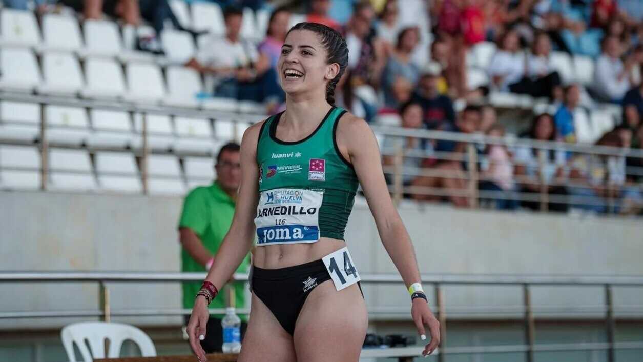 Mireya Arnedillo, tras lograr el récord de España sub-20 del 1.500. Llevaba sin romperse desde 1974 por Carmen Valero.