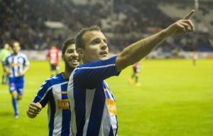 Juli, celebrando un tanto con el Alavés | Foto: Argazki Press