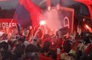 Recibimiento al autobús de Osasuna | Foto: diariodenavarra.es