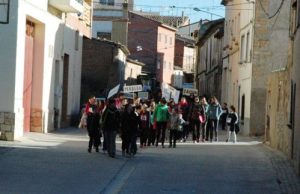 Tradicional desfile por las calles de Ontiñena.