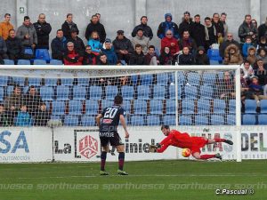 Leo Franco en el partido ante el Girona | Foto: C.Pascual