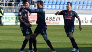 Jesús Valentín celebra el gol al Alcorcón con Carlos David e Iñigo Ros | Foto: LFP