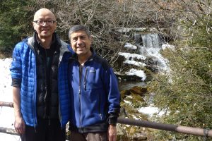 Marc Loui con Jesús Bosque durante este fin de semana en la comarca del Sobrarbe.  Foto: Banff Festival