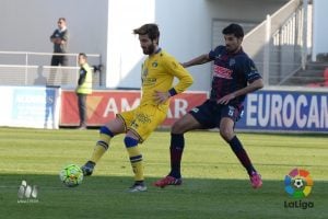 Juan Aguilera debutó con el Huesca ante el Alcorcón | Foto: LFP