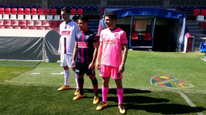 Presentada la nueva equipación de la SD Huesca en El Alcoraz | Foto: sporthuesca