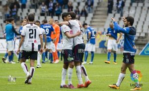 Aguilera y Carlos David celebran el triunfo en Oviedo | Foto: LFP