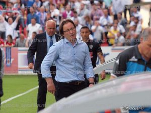 Anquela seguirá siendo el entrenador del Huesca | Foto: C.Pascual