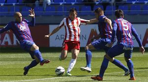 Imagen de la última visita del Almería al Alcoraz (1-2) | Foto: Marca