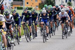 Arcas en el pelotón de la Vuelta a Suiza | Foto: Arcas Facebook