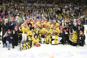 Los Nottingham Panthers celebran su última liga. | Foto: icing.no