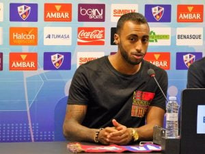 Carlos Akapo, en la rueda de prensa de su presentación | Foto: SD Huesca