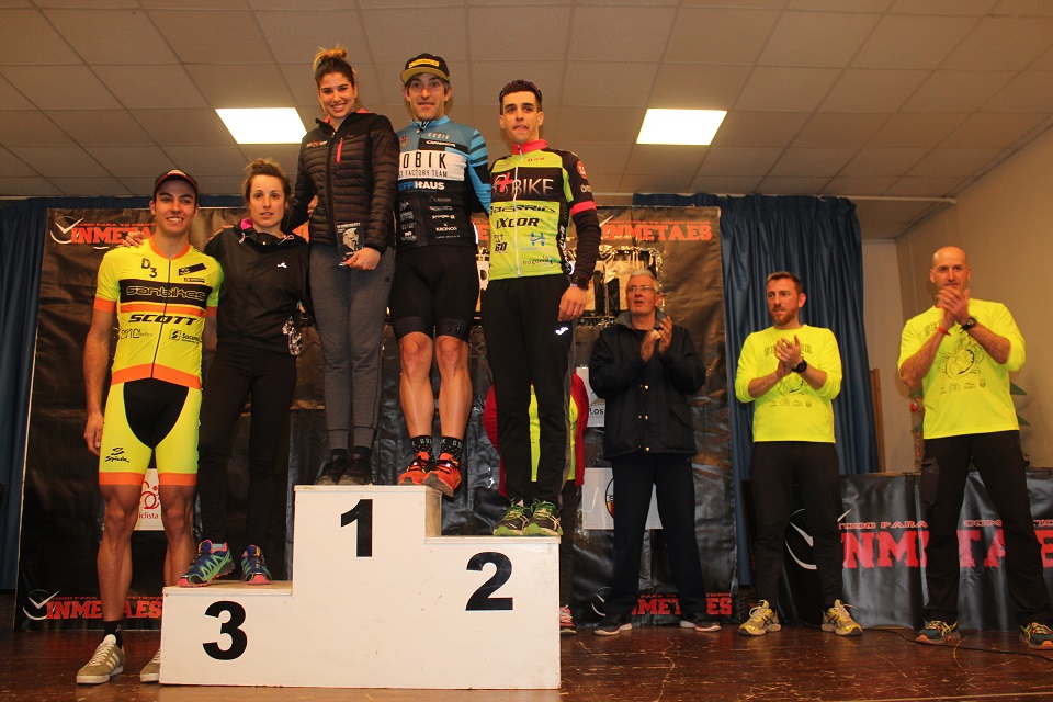 Vencedores categorías masculina y femenina | Foto: Comarca de Los Monegros