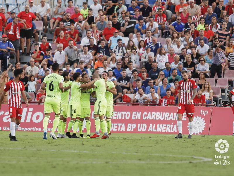 El Real Zaragoza celebra su gol en Almería de la jornada pasada. | Foto: La Liga