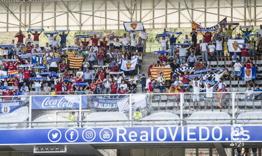 La afición zaragocista se desplazó hasta el Tartiere. | Foto: La Liga