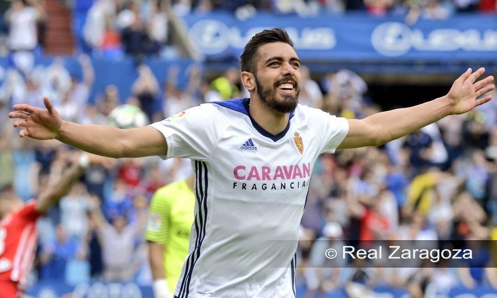 Borja Iglesias celebra un gol la temporada pasada con el Real Zaragoza. | Foto: Tino Gil, Real Zaragoza