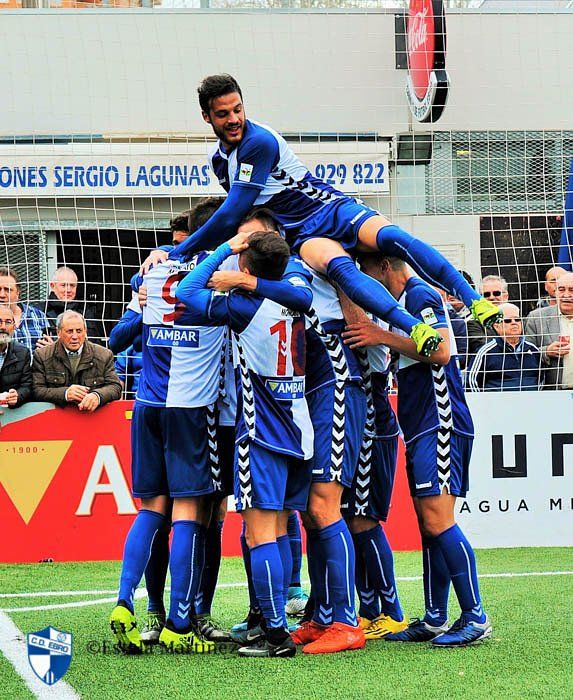 Los jugadores del CD Ebro celebran uno de sus goles de la temporada pasada. | Foto: CD Ebro