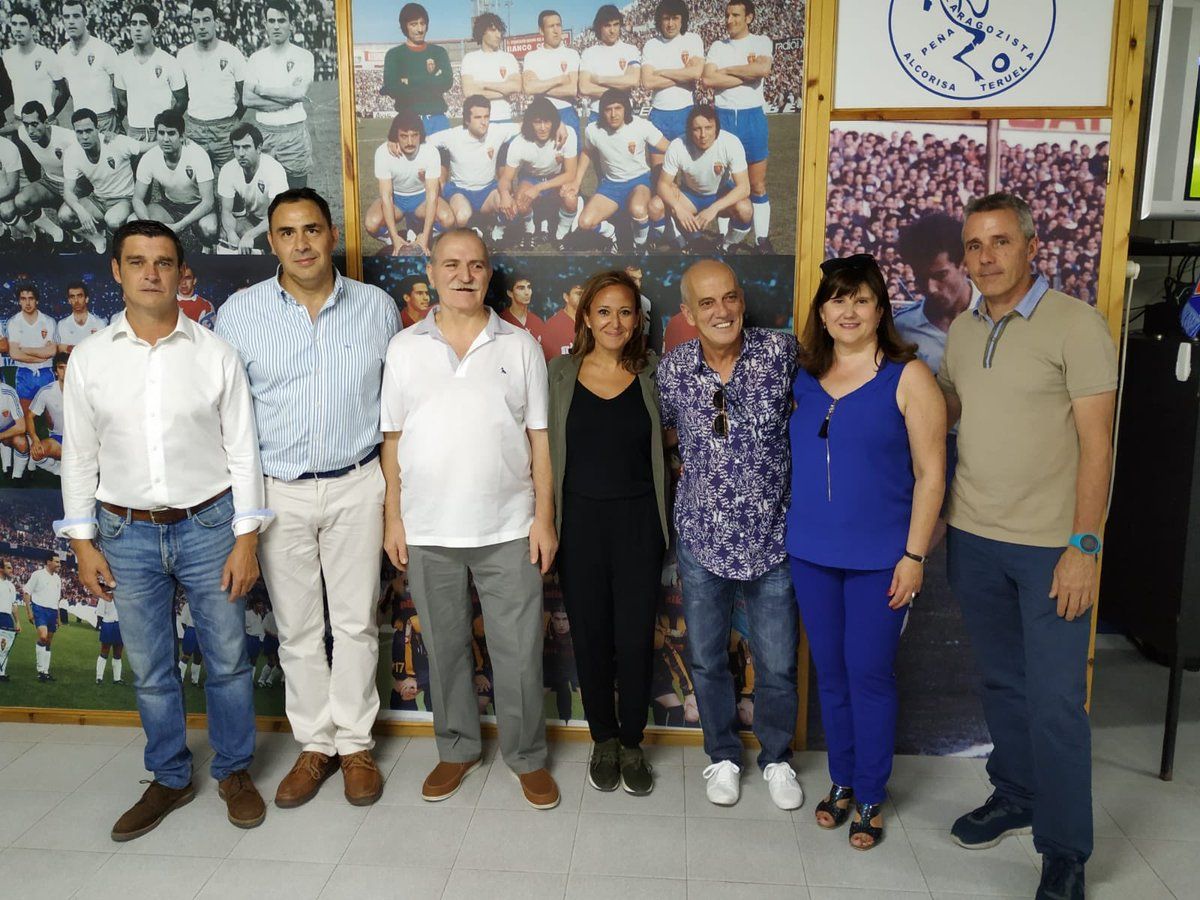 Exposición de imágenes zaragocistas en el encuentro anual de peñas. | Foto: Federación Peñas Real Zaragoza