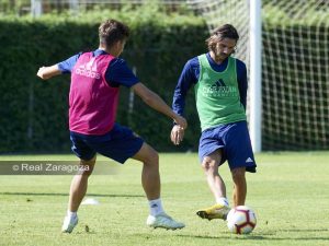 Buff entrena con el Real Zaragoza. | Foto: Tino Gil, Real Zaragoza