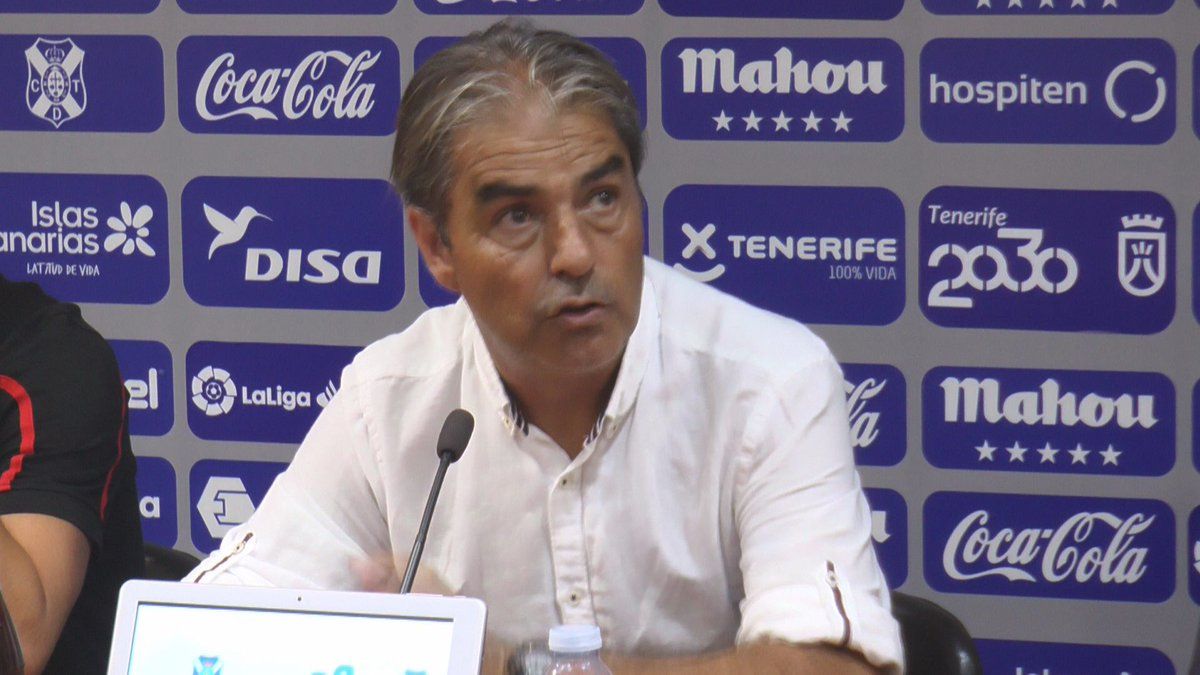 Natxo González en una rueda de prensa en Coruña. | Foto: RC Deportivo