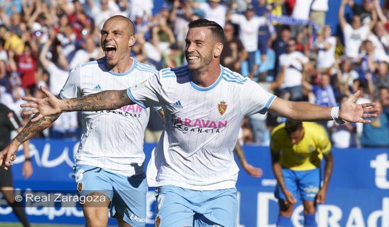 Álvaro Vázquez celebra su primer gol como zaragocista. | Foto: Tino Gil, Real Zaragoza