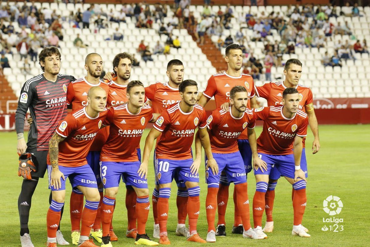 Álvaro Vázquez con el once inicial del Real Zaragoza. | Foto: La Liga