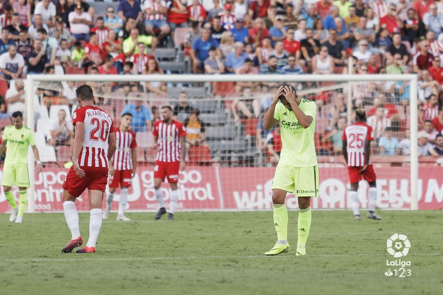 Verdasca se lamenta de la derrota zaragocita. | Foto: La Liga