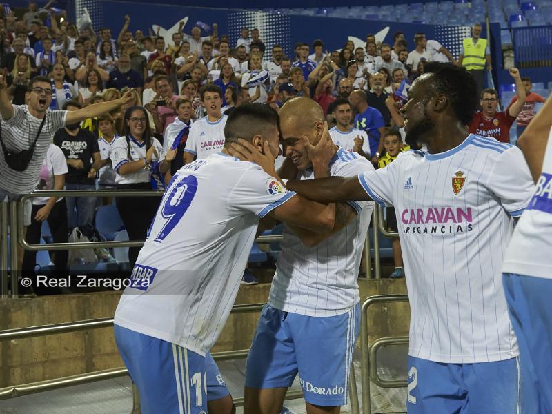 Papu, Pombo e Igbekeme celebran el 1 a 0. | Foto: Tino Gil, Real Zaragoza