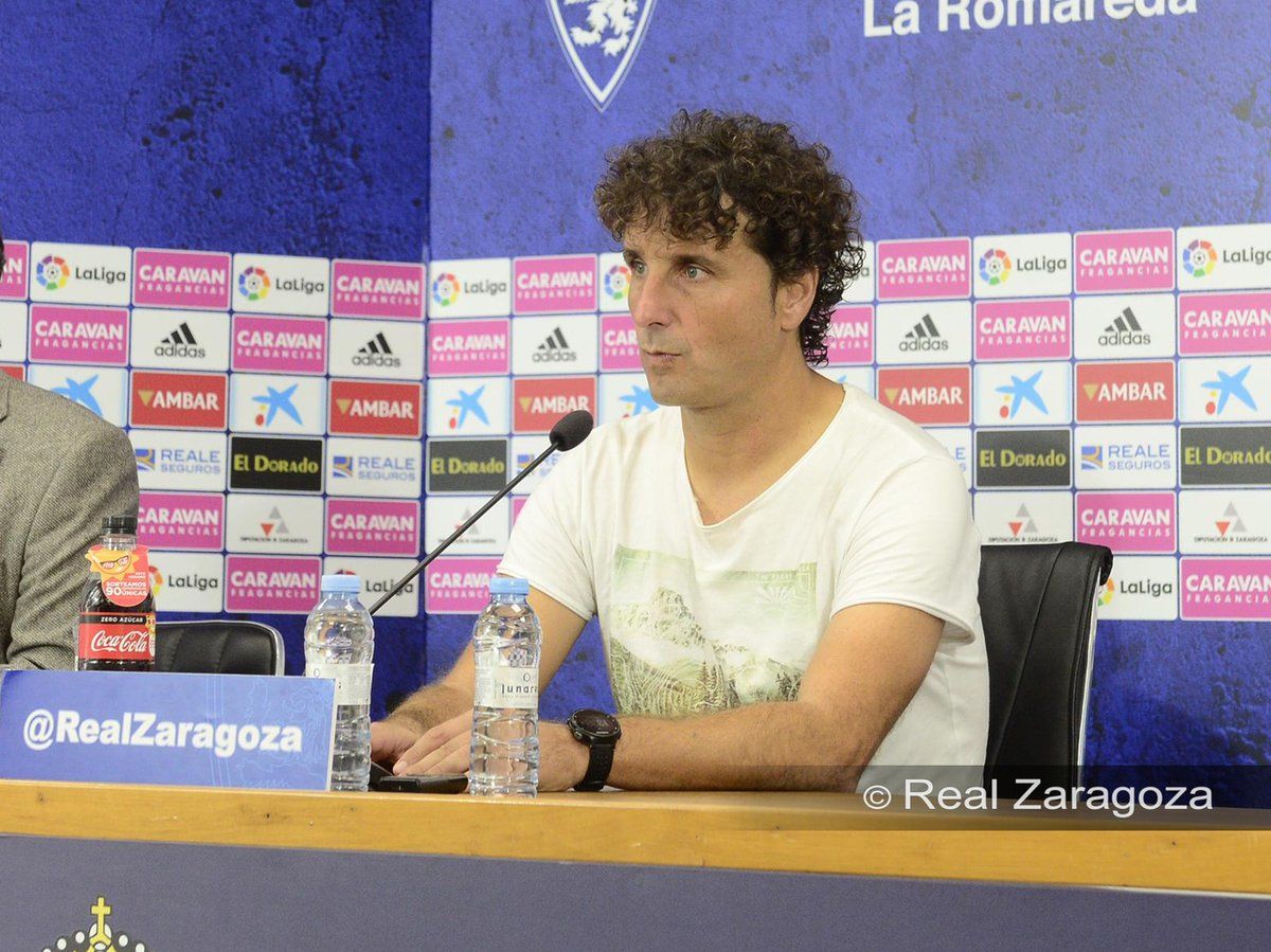 Idiakez en sala de prensa. | Foto: Tino Gil, Real Zaragoza